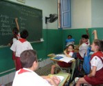 cuba-educacion-ninos-escuela-caligrafia-580x434